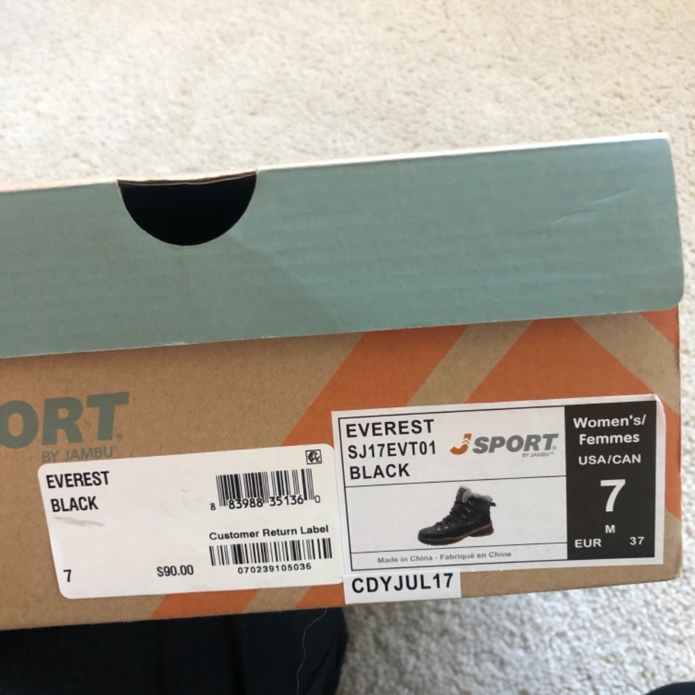 Winter boot - Picture 3 of 11